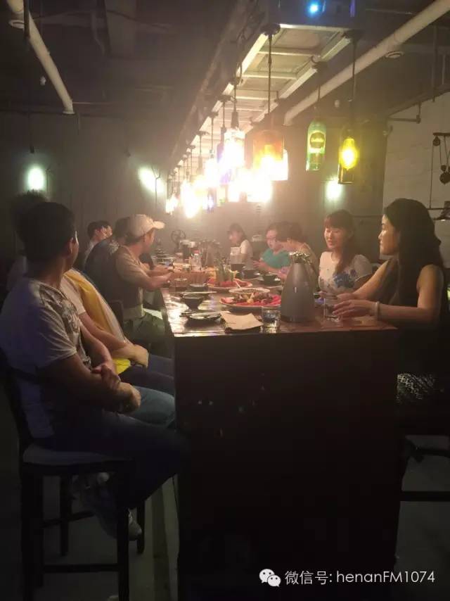 他們在干什么？