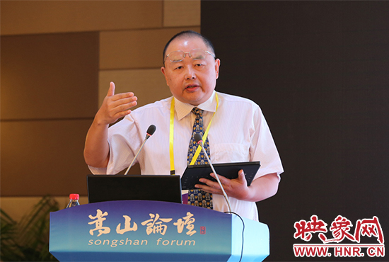 清華大學(xué)國(guó)學(xué)院副院長(zhǎng)劉東演講。