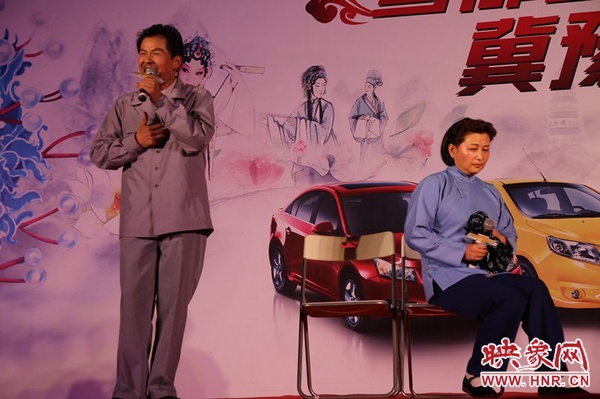 戲曲演員劉海功表演的《月下相會(huì)》經(jīng)典生動(dòng)，詼諧幽默。