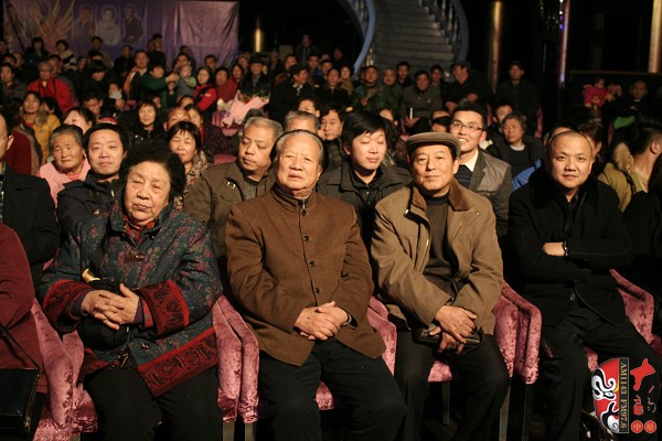 著名豫劇表演藝術(shù)家、小生之帝王素君  著名豫劇表演藝術(shù)家、唐派傳人賈廷聚、楊志禮