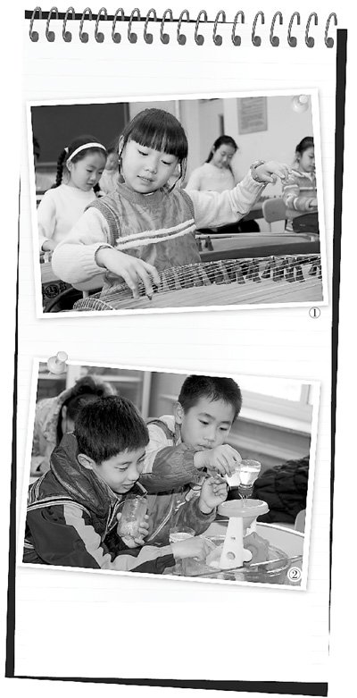 　圖1：鐵路五小古箏社團(tuán)的孩子們正在演奏《高山流水》，圖2：科學(xué)課上，孩子們正在探索水的秘密。