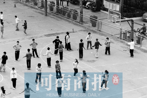 有學(xué)校擔(dān)心，個(gè)人進(jìn)校園鍛煉，安全隱患大