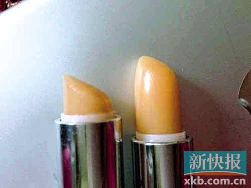 ■蘇小姐將其在專柜和聚美優(yōu)品購買的伊麗莎白雅頓唇膏對比，產(chǎn)品包裝和唇膏顏色明顯不同。