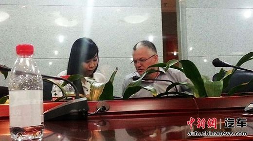 車主提供在維權(quán)過程中接觸德國技術(shù)人員的照片。
