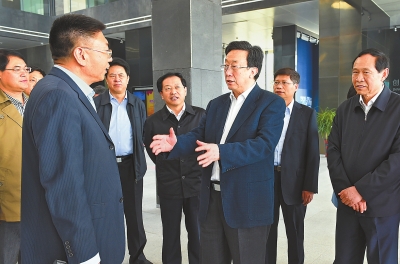 4月9日，省委書記、省人大常委會主任郭庚茂帶隊，在洛陽高新技術產(chǎn)業(yè)集聚區(qū)內觀摩考察。