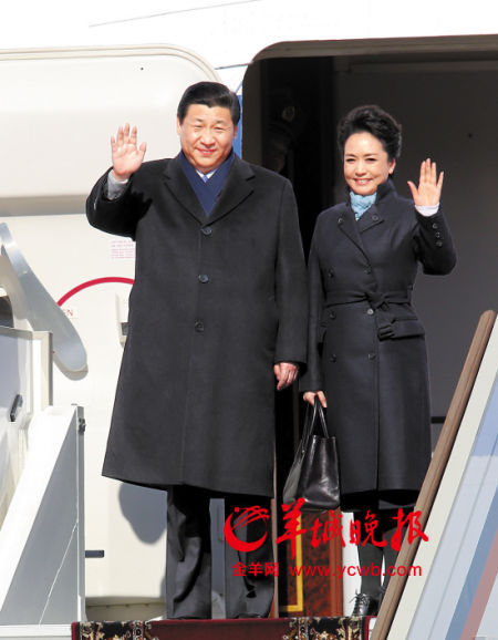 國家主席習近平首次出訪俄羅斯，夫人彭麗媛陪同。