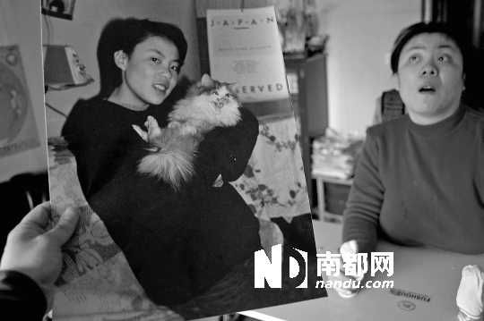 昔日的清純與秀美，如今，卻終身癱瘓、生活不能自理。C FP供圖