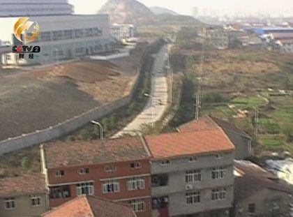 本應(yīng)沒有居民樓的區(qū)域，布滿密密麻麻的樓房