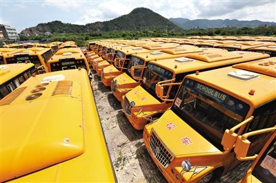 8月28日，浙江溫嶺，擱置農(nóng)村近1年的校車。