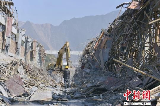 郴州一在建工地發(fā)生腳手架垮塌事故。鐘鐳　攝