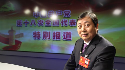 十八大代表，江蘇省江陰市華西村黨委書(shū)記、華西集團(tuán)董事長(zhǎng)吳協(xié)恩