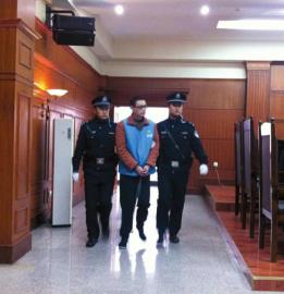 趙勇被帶上法庭。