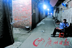 事發(fā)出租屋前拉起了警戒線，警方正在現(xiàn)場(chǎng)調(diào)查。記者陳楓攝