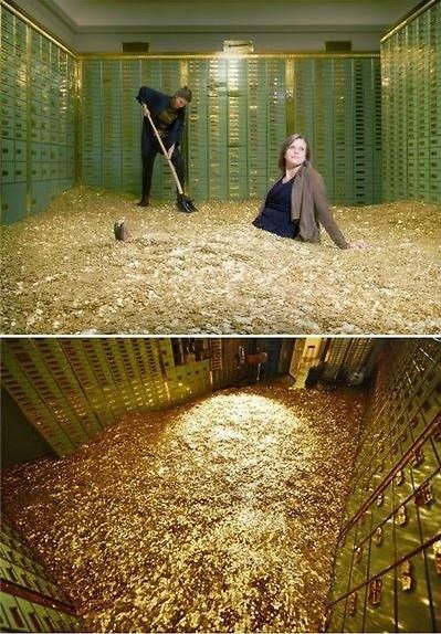 瑞典網(wǎng)店推出“金錢浴”，800萬(wàn)枚硬幣堆成金“浴池”。