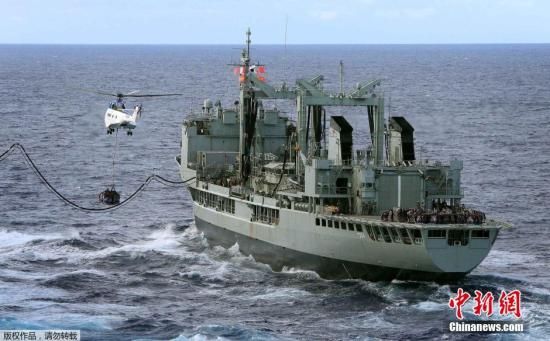 資料圖:2014年4月15日，澳大利亞珀斯，各國繼續(xù)執(zhí)行MH370搜尋任務(wù)。當(dāng)日共有9架軍用飛機(jī)，2架民用飛機(jī)和11艘船只協(xié)助搜尋MH370。
