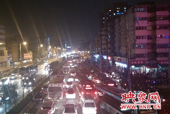 8月7日晚21點(diǎn)5分，道路終于恢復(fù)通行