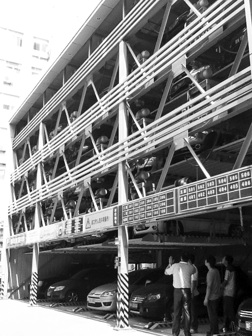 　鄭州新建的28座立體車庫，多數(shù)沒有規(guī)劃許可證