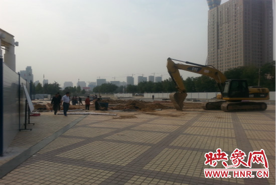 隴海路朝鳳路等三個(gè)站點(diǎn)已經(jīng)實(shí)施圍擋。