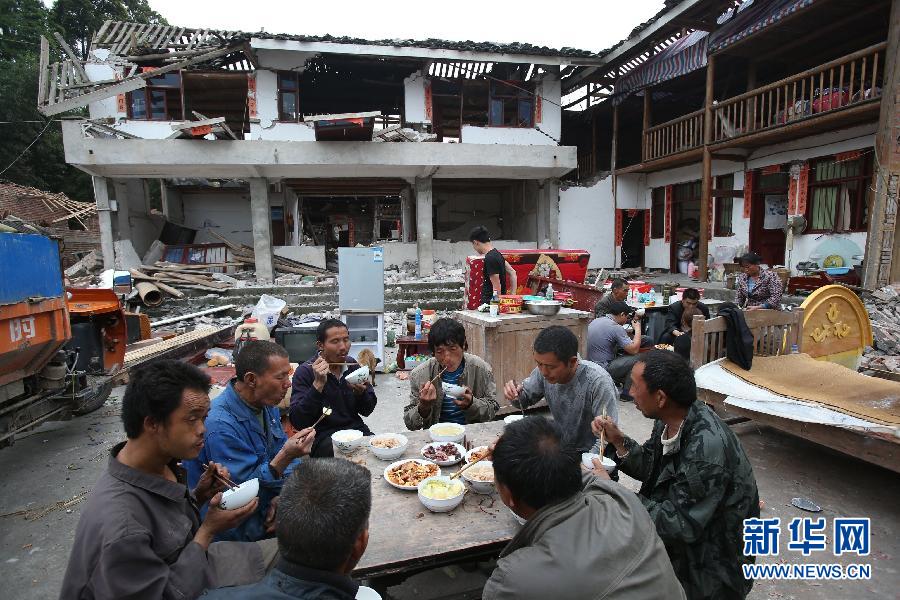 直擊震區(qū)：生活，依然在繼續(xù)