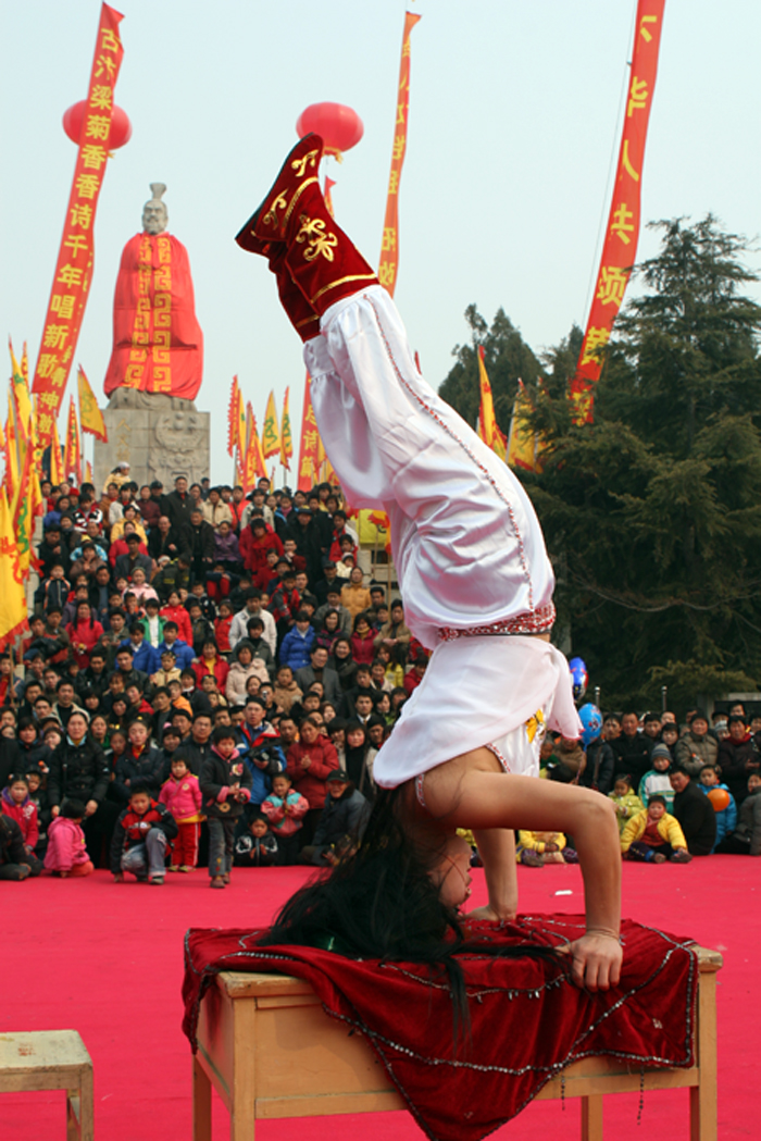 　　超強(qiáng)的演出陣容,超強(qiáng)的娛樂(lè)產(chǎn)品組合。