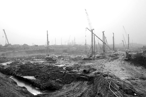 鄭州機(jī)場(chǎng)二期工程已開工建設(shè)。