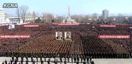 朝鮮民眾稱，朝鮮軍民“將在任意時(shí)期、對(duì)任意對(duì)象隨意實(shí)施無止境的正義打擊，一定實(shí)現(xiàn)民族的夙愿祖國(guó)統(tǒng)一大業(yè)”。