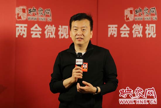 全國人大代表張澤群接受映象網(wǎng)“兩會(huì)微視”訪談。