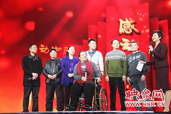 接力照顧高位截癱患者高新海的“隴海大院”愛心集體鄰居們。