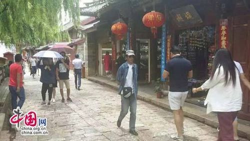 麗江古城大部分商戶(hù)關(guān)門(mén)抗議圍城強(qiáng)收“古維費(fèi)”