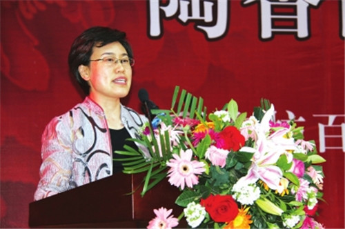 洛陽市委常委、組織部部長，洛陽市關(guān)心下一代工作委員會主任陳向平致辭