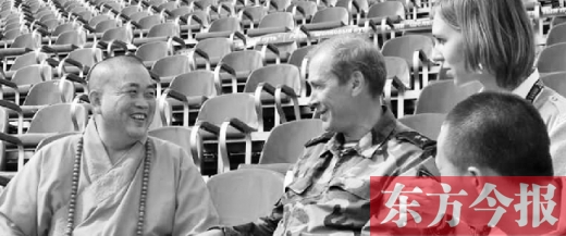 克里姆林宮警衛(wèi)司令謝爾蓋將軍會見釋永信，一同觀看排練