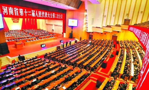 　4月1日下午，河南省第十二屆人民代表大會第二次會議在省人民會堂開幕。 記者 郭 宇 董 亮 攝
