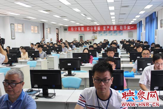 與書面評卷相比,網(wǎng)上評卷由系統(tǒng)自動進(jìn)行分發(fā),減少了試卷過程的周轉(zhuǎn),提高了評卷的工作效率。