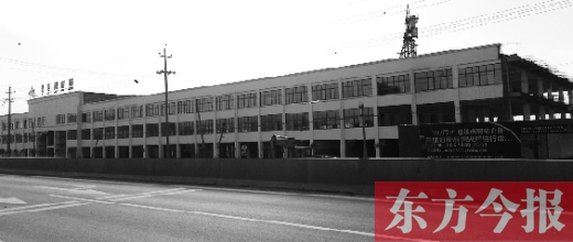 家居建材城已經(jīng)封頂，可耿莊村的安置房還未見蹤影。