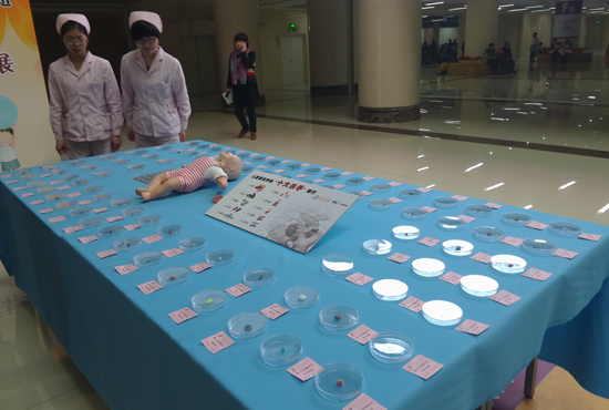 鄭州市兒童醫(yī)院舉行的首屆兒童氣道、食道異物展