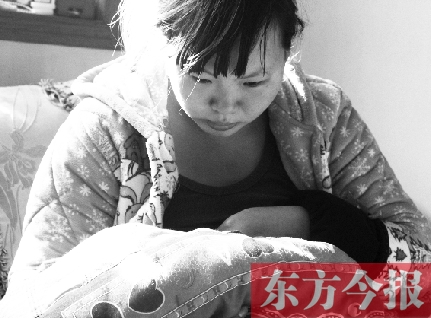 重新找回兒子蛋蛋，年輕的媽媽再也不忍離開