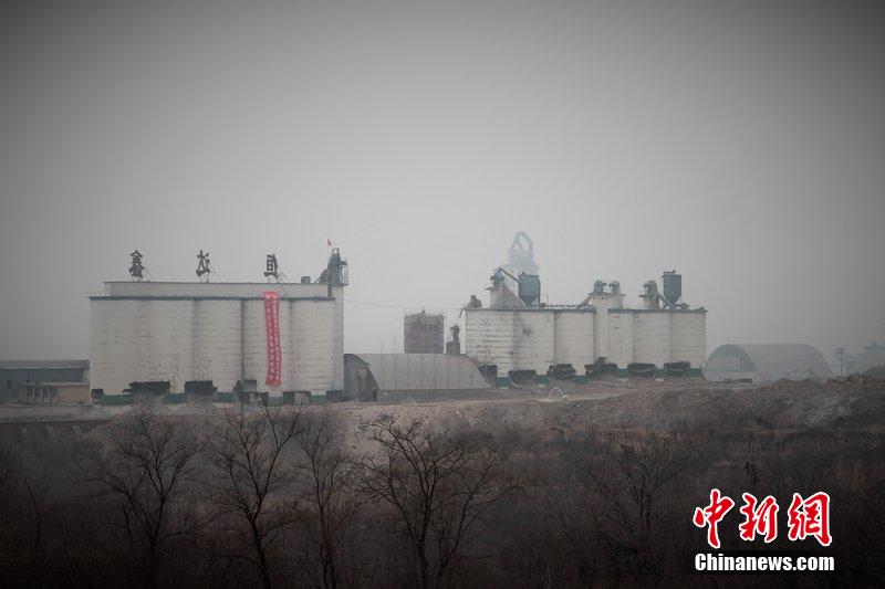 　2014年2月17日，石家莊市再次啟動壓減水泥過剩產(chǎn)能、治理大氣污染水泥企業(yè)集中爆破拆除行動。