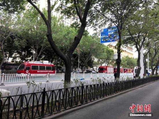 5月22日7時(shí)50分許，烏魯木齊市沙依巴克區(qū)公園北街早市發(fā)生一起爆炸案，造成人員傷亡。