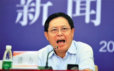 　譚力 男，1955年10月生，漢族，重慶市人，大學(xué)學(xué)歷，有知青經(jīng)歷。2009年3月前，一直在四川工