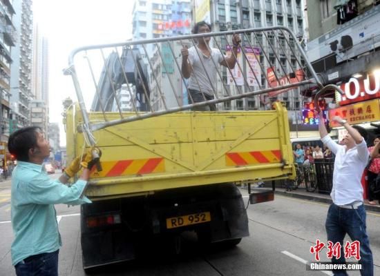 10月22日，香港違法“占領(lǐng)中環(huán)”行動進入第25日。