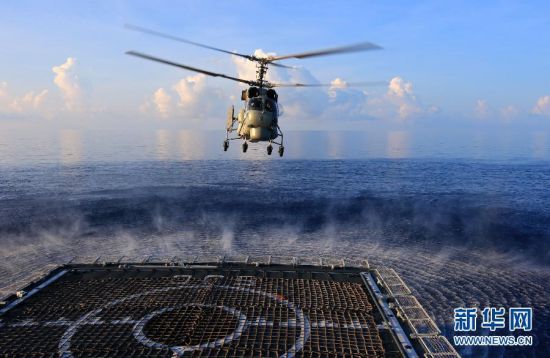 　資料圖：2014年9月，中國(guó)海軍054A徐州艦在南海海域練習(xí)反潛。新華網(wǎng)