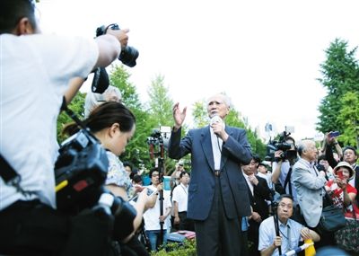 23日，91歲的日本前首相村山富市在東京街頭演講，反對日本政府強行推進安保法案。
