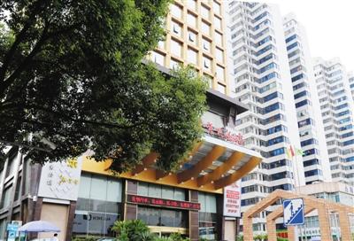 衡陽官員趙安民與之保持聯(lián)系，并邀約女子在這家酒店房間見面。