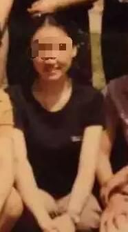 吳老師教音樂，已在該校工作十幾年。