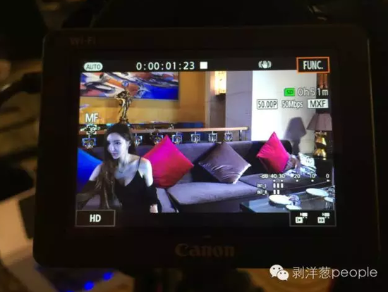 直播中的王瑞兒。攝影：于亞妮