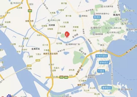 以此前的格力康樂園為例。在2005年，格力電器就已出資2億元，建立員工生活區(qū)——格力康樂園。該生活園區(qū)建筑面積達(dá)12萬平方米以上，可容納員工10000多人。后來，斥資4億的康樂園二期也已經(jīng)投入使用。