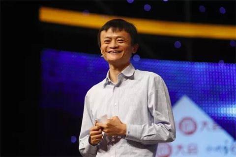 2011年8月17日，阿里巴巴集團(tuán)宣布，將提供30億元無息貸款，幫助員工解決首次置業(yè)問題，每人最高可申請(qǐng)30萬元。此外，阿里巴巴還將投入5億元設(shè)教育基金，通過和教育機(jī)構(gòu)共同辦學(xué)、與現(xiàn)有學(xué)校合作，解決員工子女入園、上學(xué)問題;向基層員工發(fā)放一次性的物價(jià)、子女教育補(bǔ)貼，預(yù)計(jì)總額超過4000萬元。