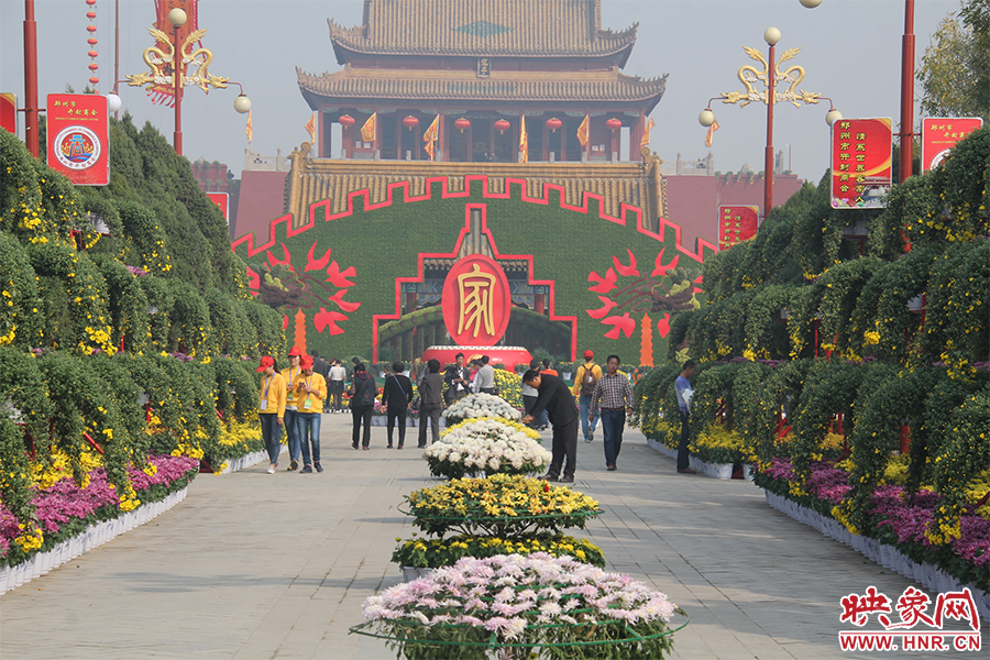 菊花布展將突出“熱烈祥和、喜迎客家、夢(mèng)圓開封”的特色，歷時(shí)1個(gè)月。