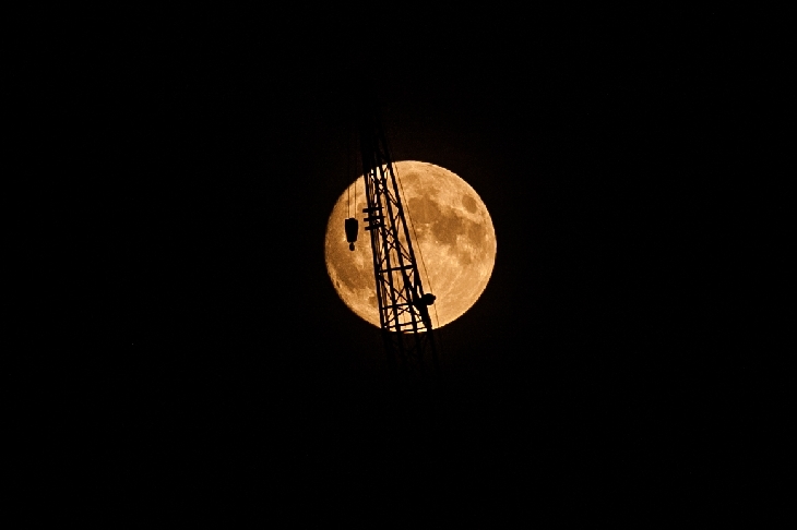 68年來最大！今晚夜空上演超級月亮