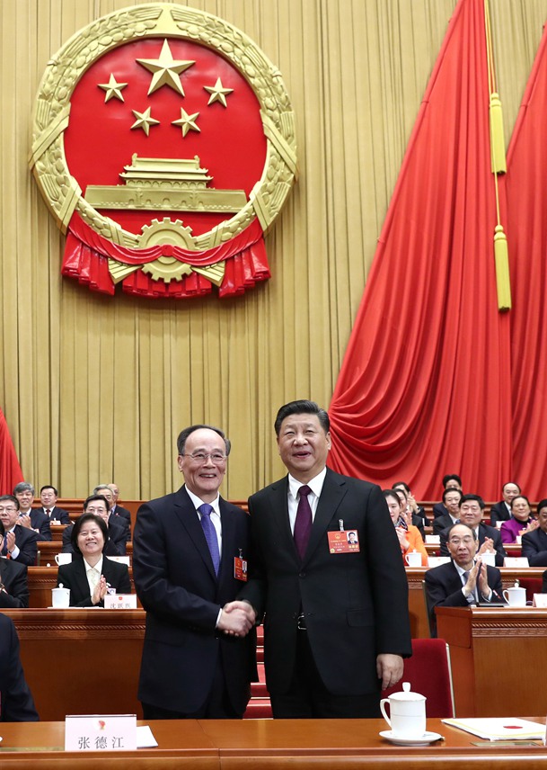 習(xí)近平當(dāng)選國家主席、中央軍委主席